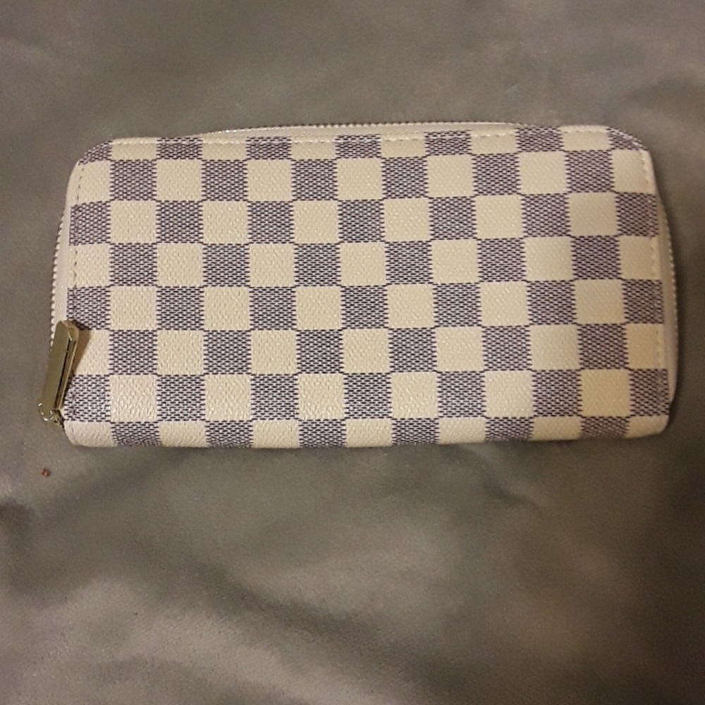 Checkered wallet